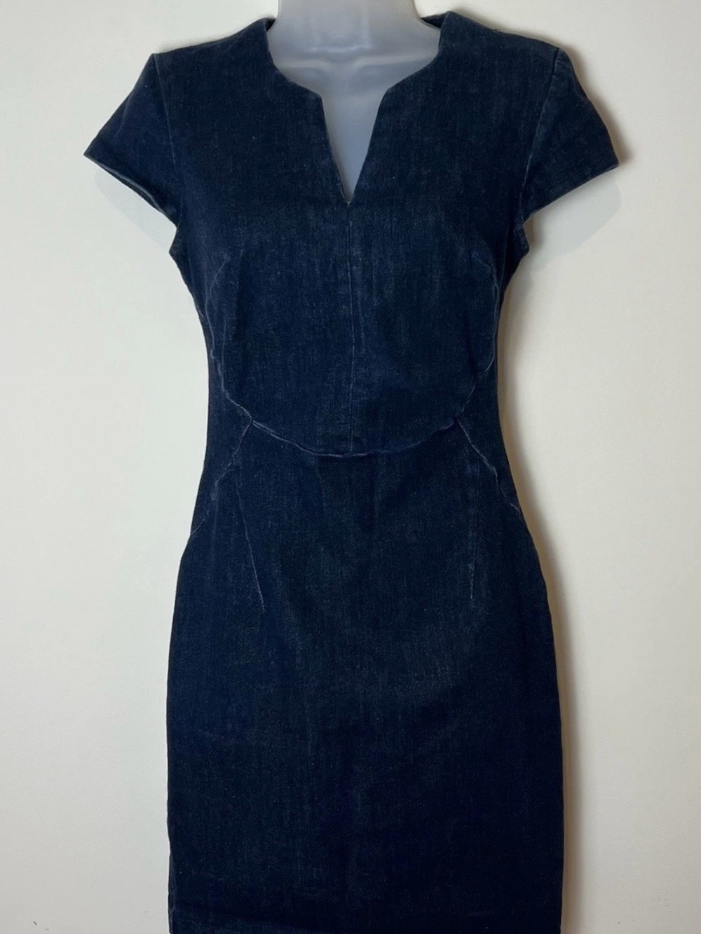 Banana Republic Dark Denim Notch V-Neck Cap Sleeve Sheath Dress Size 2